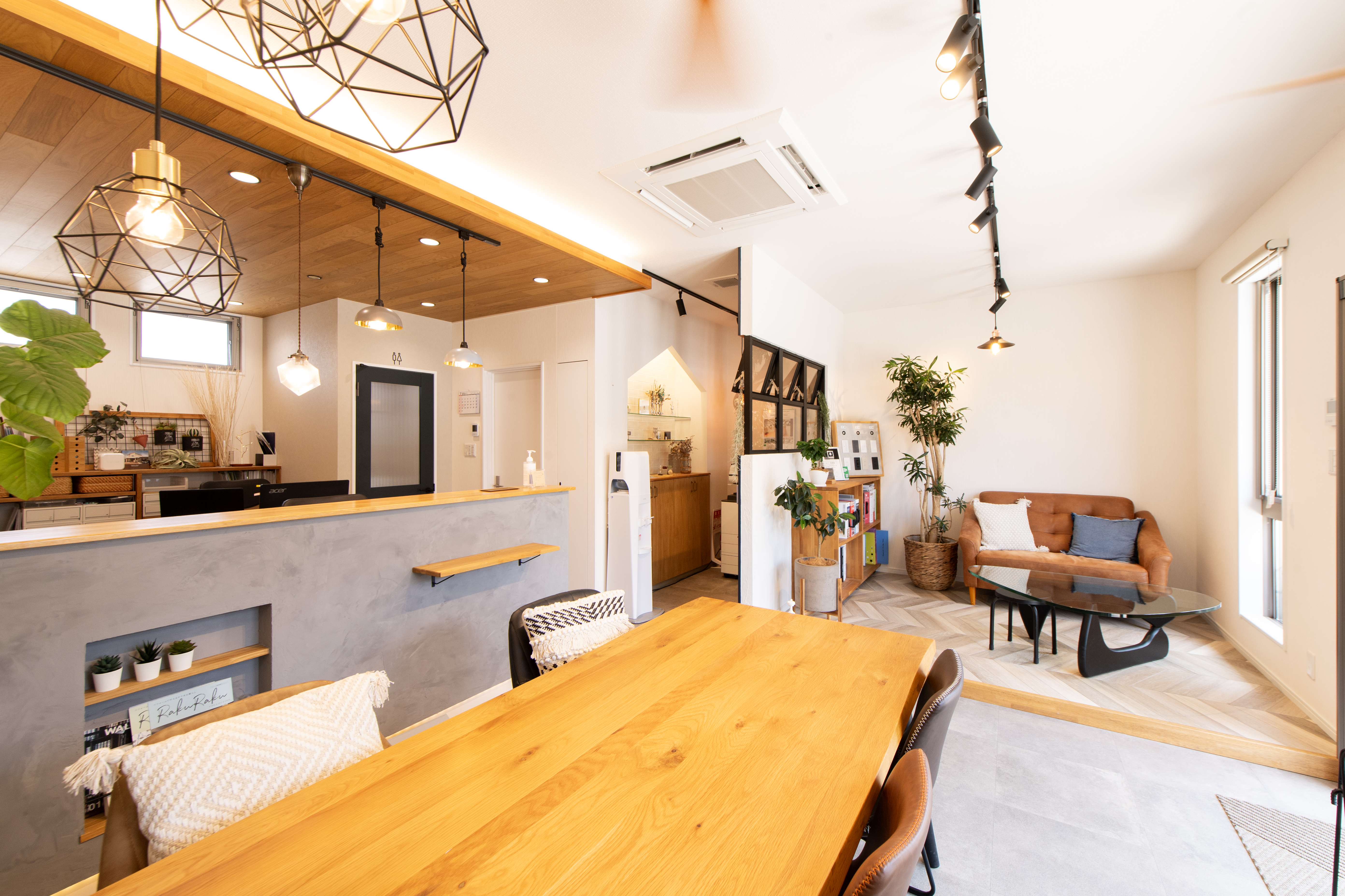 西尾市｜店舗リフォーム！カフェ風インテリア