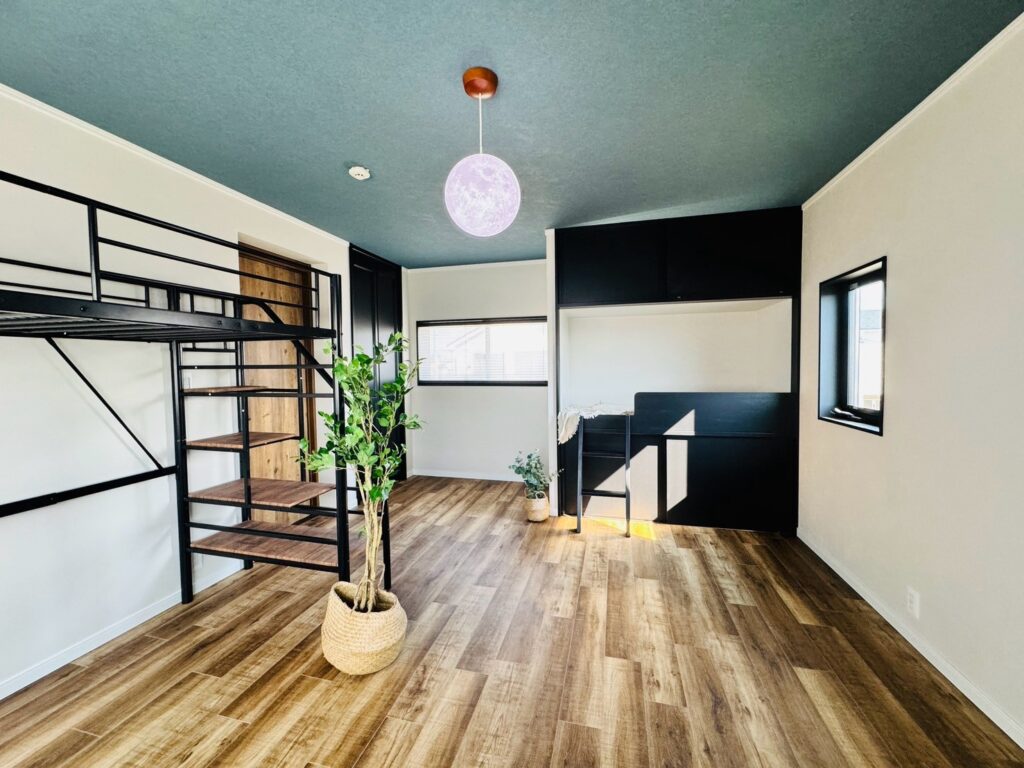 西尾市A様邸｜寝室内装リフォーム！押し入れをベッドに大変身！