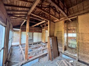 西尾市の木造住宅をスケルトン化へ解体
